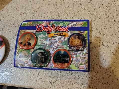 dollywood pin